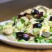 Hühnchen-Salat mit Sellerie und Weintrauben