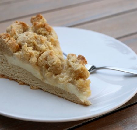 Gefüllter Streuselkuchen